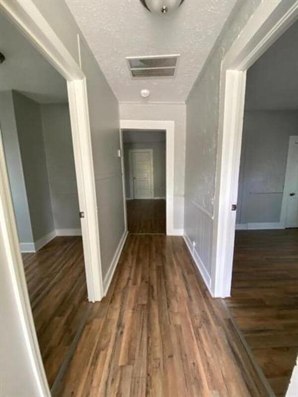 Photo - 110 W Mitchell St