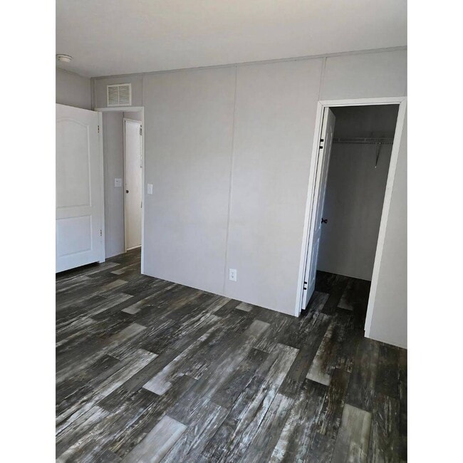 Photo - 1110 Victoria St