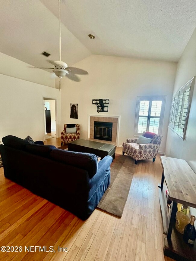 Photo - 212 Pheasant Run