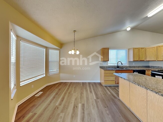 Photo - 2848 W 2125 S