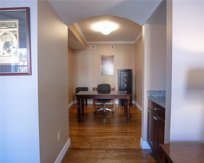 Building Photo - 90 E Market St