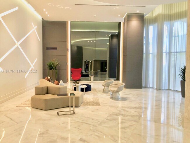 Photo - 3300 NE 192 St Unidad 807