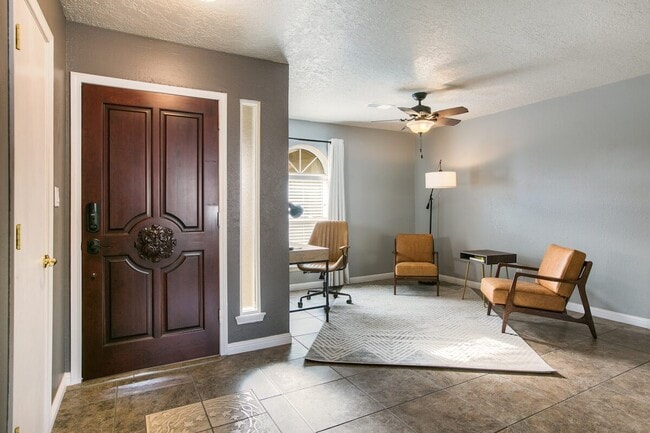 Photo - 7205 Esther Ave NE