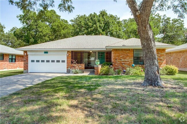 Building Photo - 1957 Brick Cottage with mid-century flair ... Rental