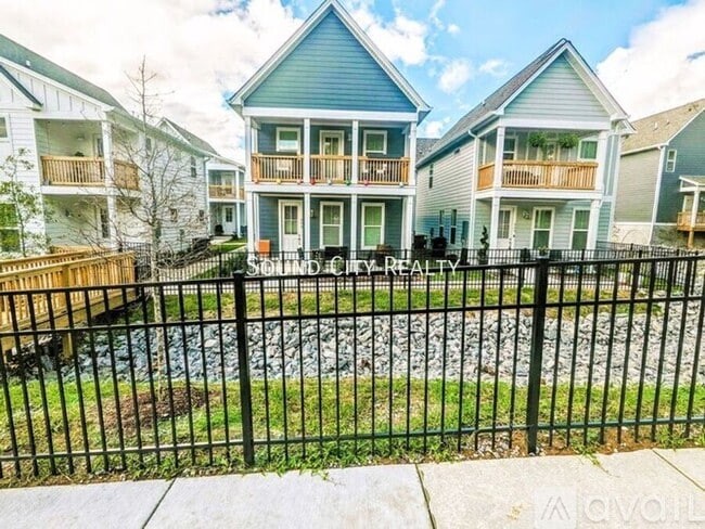 Photo - 806 Briar Cir