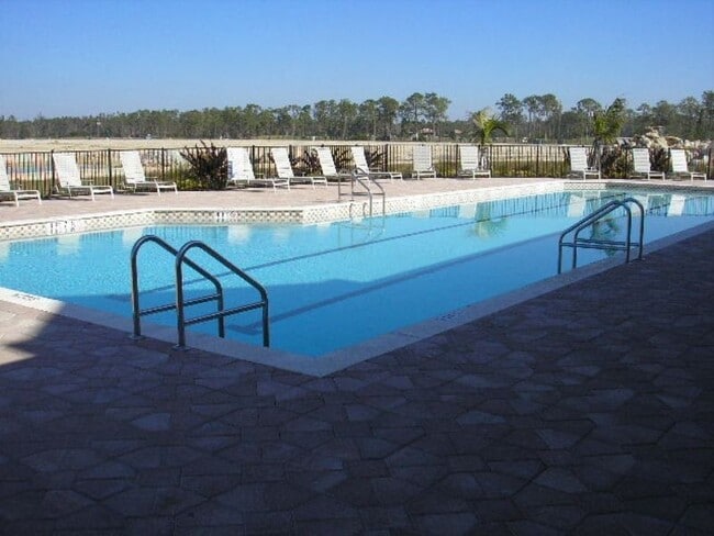 Spacious  3/2 ground floor unit