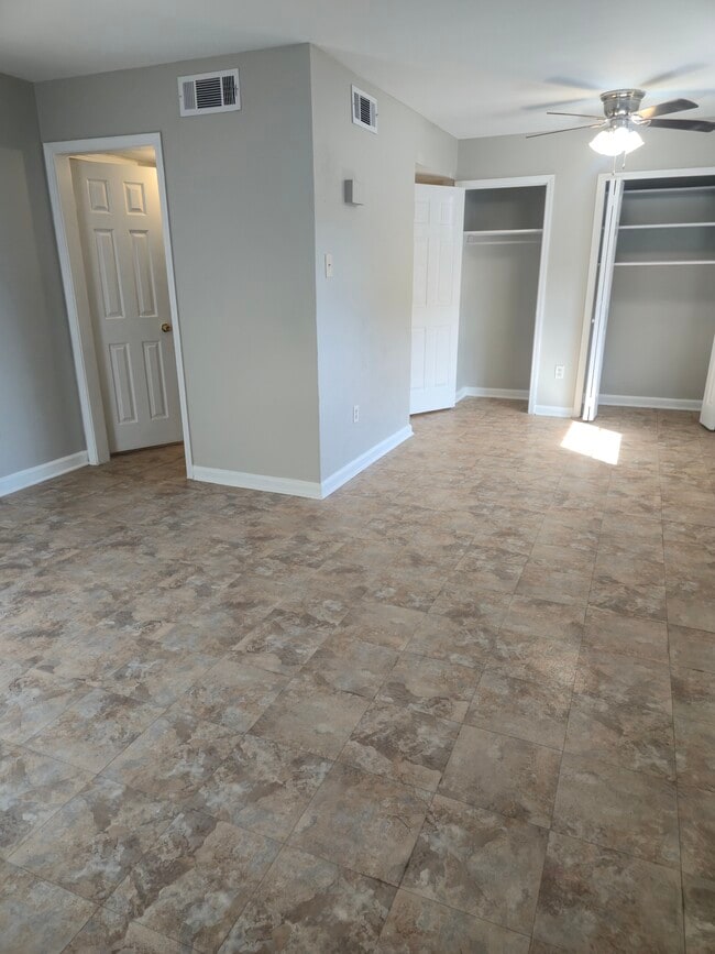 Photo - 3708-3714 Stefano Street