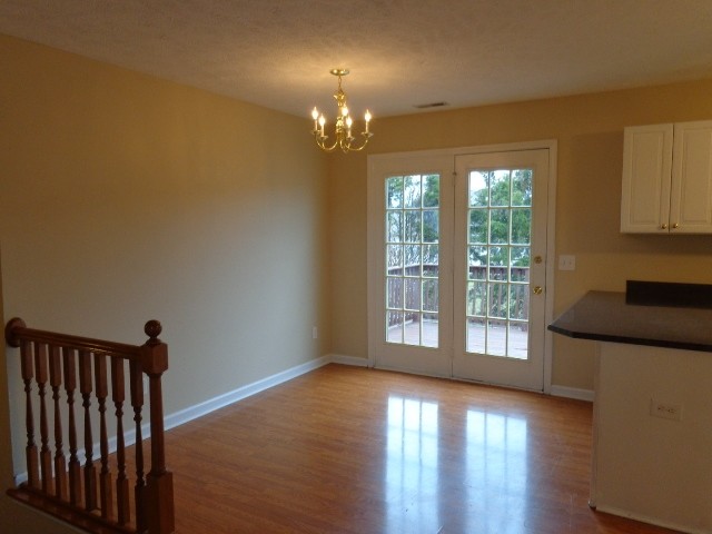 Photo - 884 Pin Oak Dr