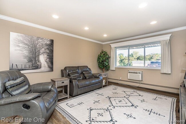 Photo - 803 Plate St Unit 204