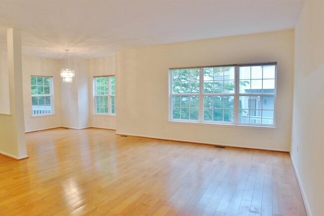 Photo - 1310 Grandview Ct