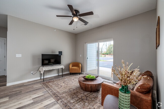 2BD, 2BA 950 - Living Area - The Vibe Crossing