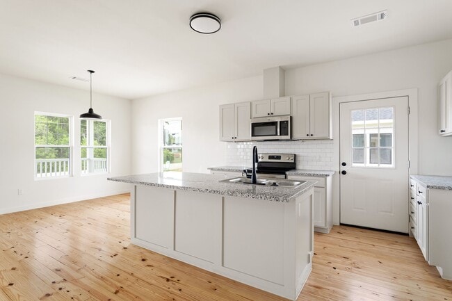 Photo - 226 N Dixie St