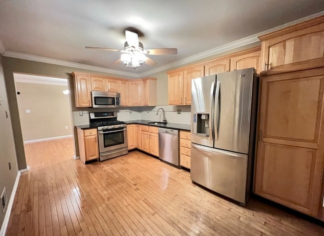 Photo - 22 Constitution Way