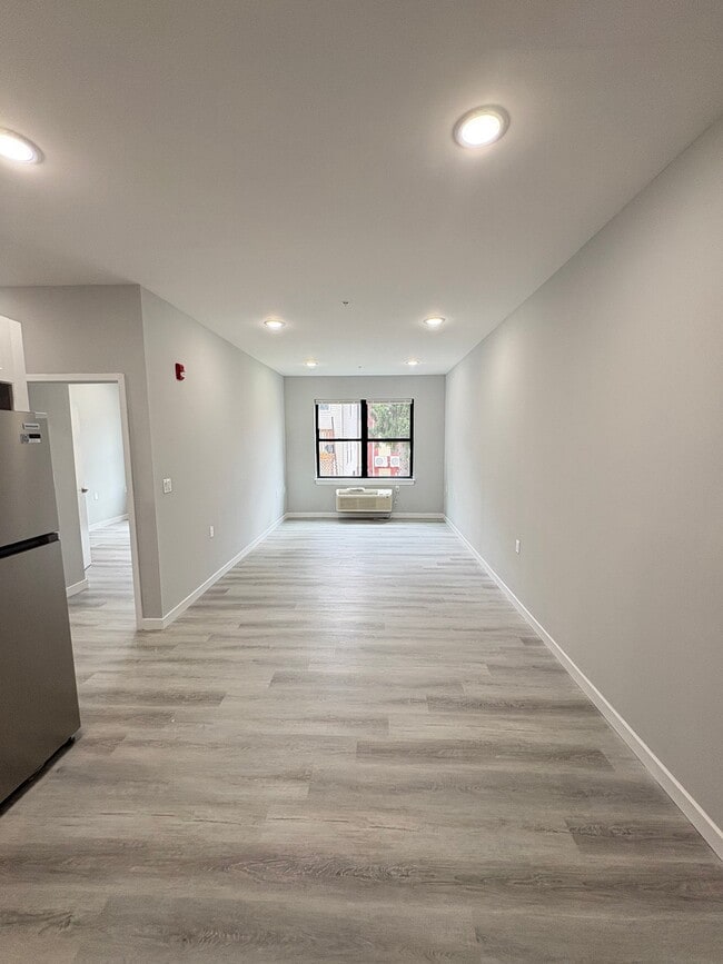 455 Summer St Unidad 205