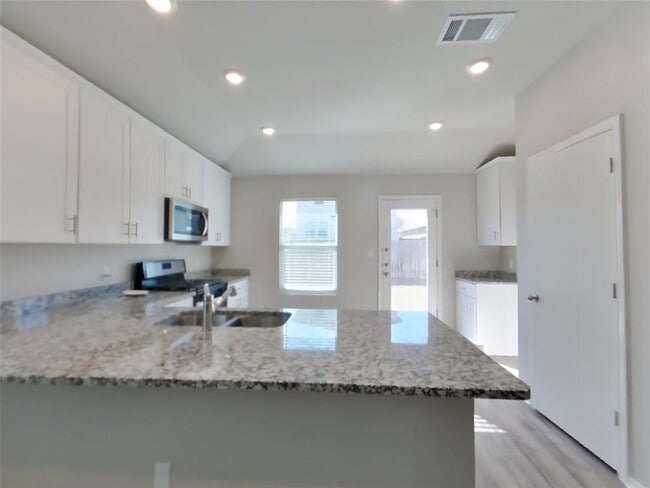 Photo - 3516 Stride Ln