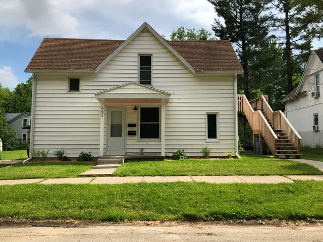 Photo - 662 Lamberton St NE