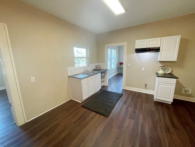 Photo - 1425 Quintana Rd