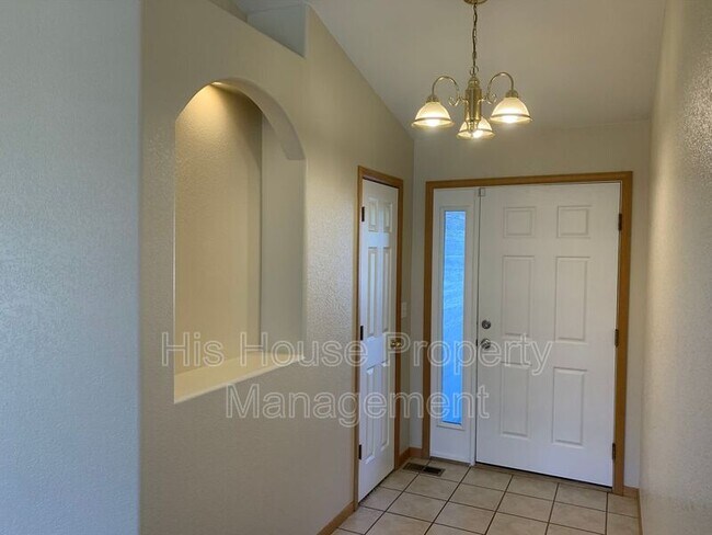 Photo - 208 Whitney Bay