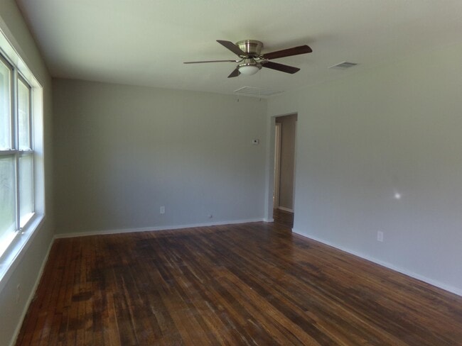 Photo - 141 Gardenia St
