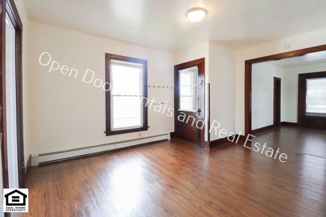 Photo - 204 1/2 W Houston