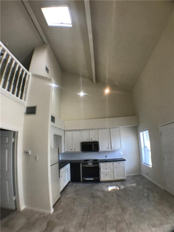 Building Photo - 502 W 17th St Unit I