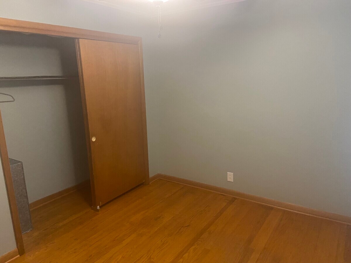 Photo - 905 W 6th Ave