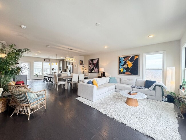 Photo - Fantastic 4 Bed 3.5 Bath End Unit Townhome In Potomac Shores Town Center