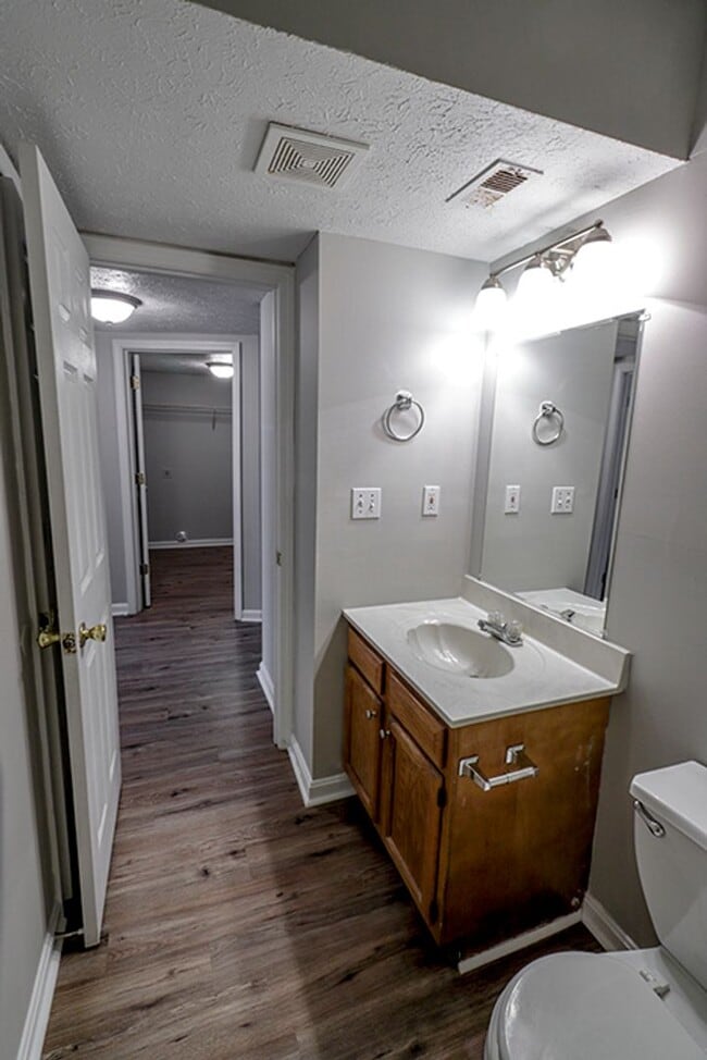 Building Photo - 8508 Standing Oak Dr Unit 1