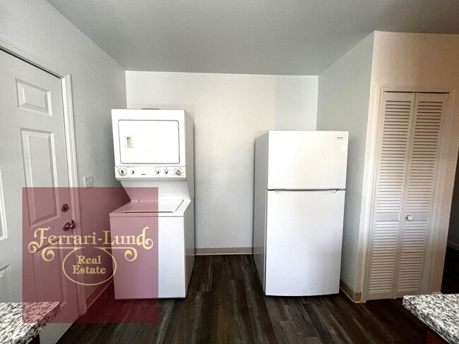 Photo - ?? Beautifully renovated tiny home in Spar...