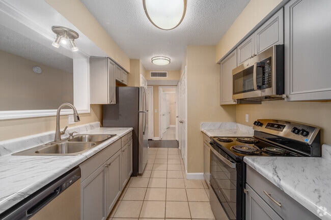 2BR, 1.5BA - 1,000SF - Kitchen