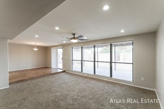 Photo - 1002 S Seco Pl