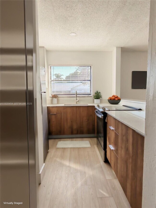 Photo - 1100 SW 4th Ave Unidad 12c