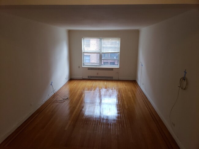 Photo - 69-11 Yellowstone Blvd