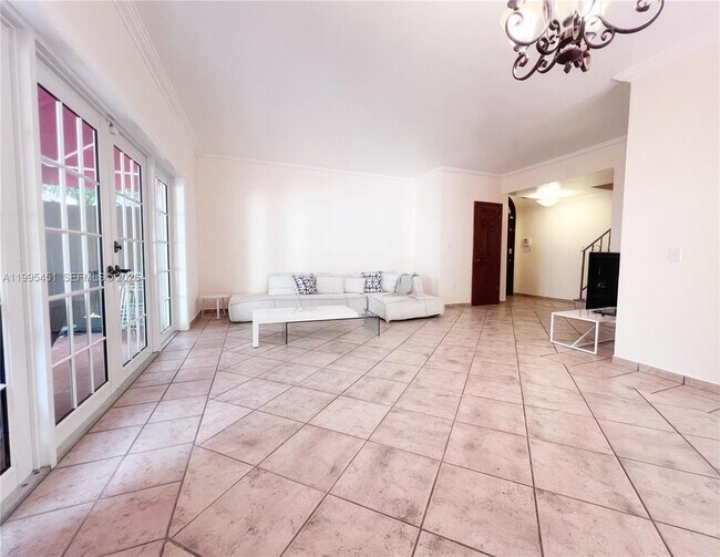 Photo - 1890 Brickell Ave