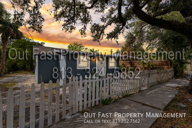 Building Photo - 8318 N 14th St Rental