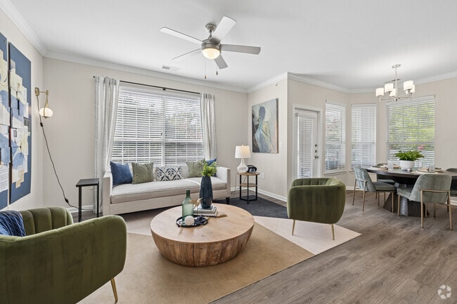 Barcelona 1BR, 1BA - 832SF - Living Area