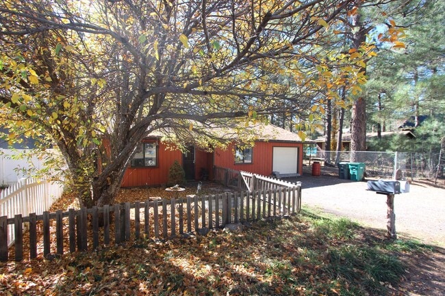 Building Photo - Cute Mountainaire home