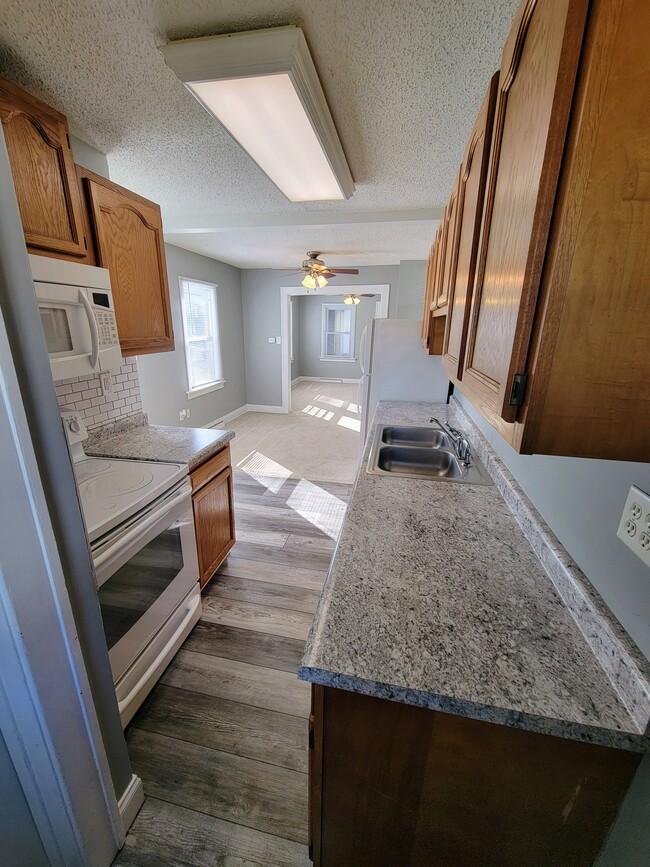 Photo - 404 S Mc Clun St