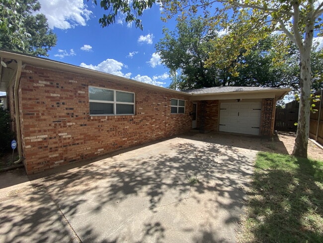 Spacious 3/2! - Spacious 3/2! Apartment