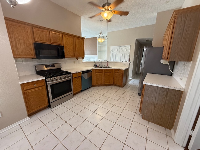 Photo - 1022 Dickens Ln