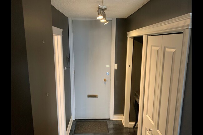 Photo - 10883 Saskatchewan Dr NW