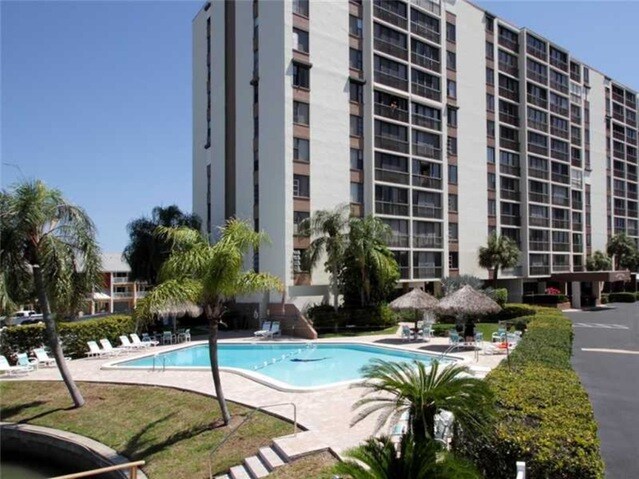 Building Exterior - 255 Dolphin Pt Unit 303