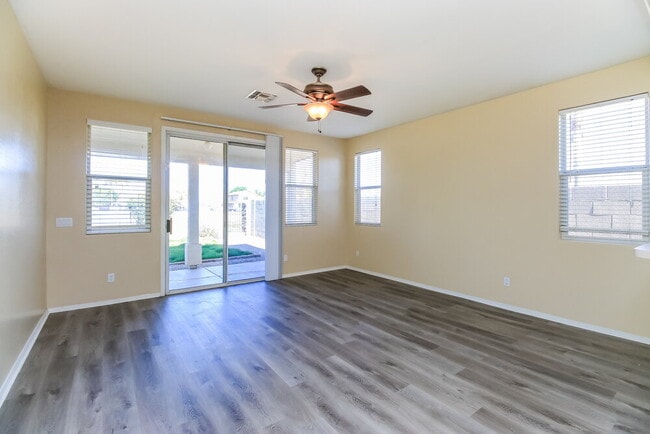 Photo - 2730 E Calle Del Norte Dr