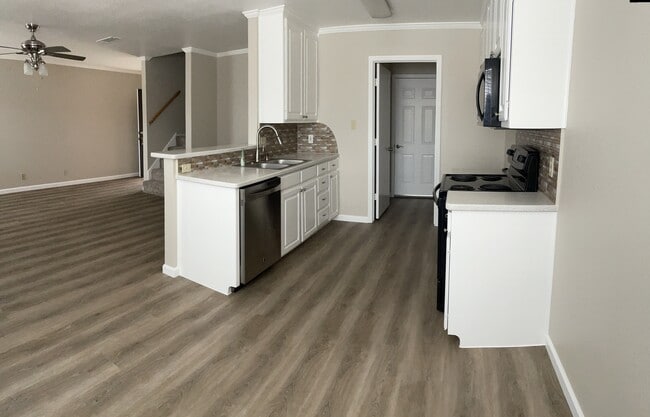 Building Photo - 129 Wildwood Ct