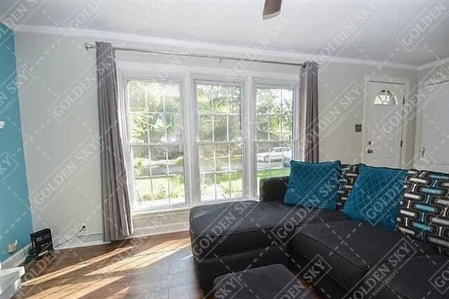 Photo - 2605 N Maplewood Ave