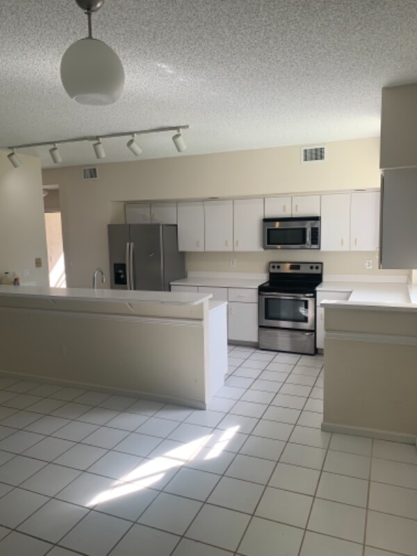 Photo - 8073 Aberdeen Dr