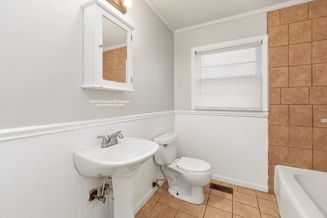 Photo - 4516 S Elizabeth Ave