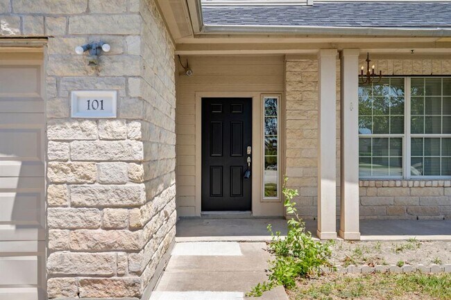 101 Redwood Dr