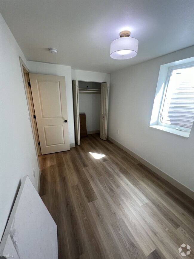 Building Photo - Room for Rent, 1 bath 4plex - 2960 South D... Rental