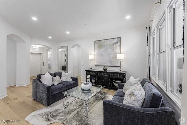 Building Photo - 2630 Bolero Dr Unit 2-2 Rental